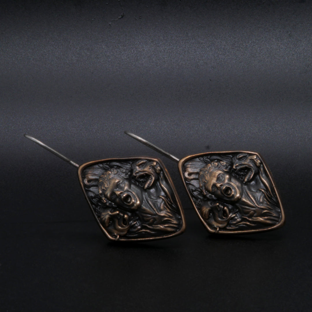 The Damned Earring pronssi.