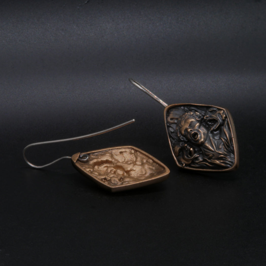 The Damned Earring pronssi.